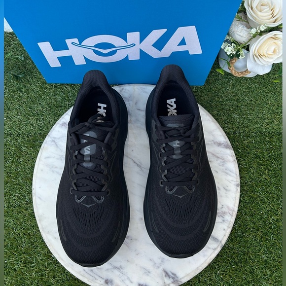 Hoka Shoes - HOKA Arahi 8 women 
Best seller NEW Sz 7.5D
COLOR: Black / Black